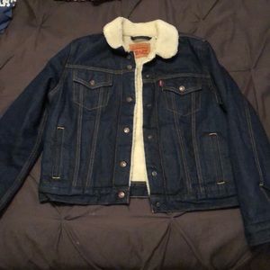 Levis Sherpa lined trucker jacket